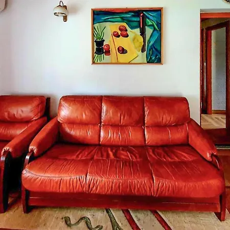 1 Bedroom Cozy In *